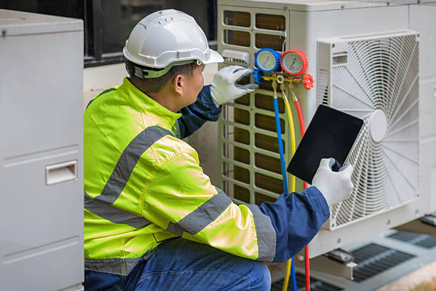 Professional Hvac technician working in Damascus, MD